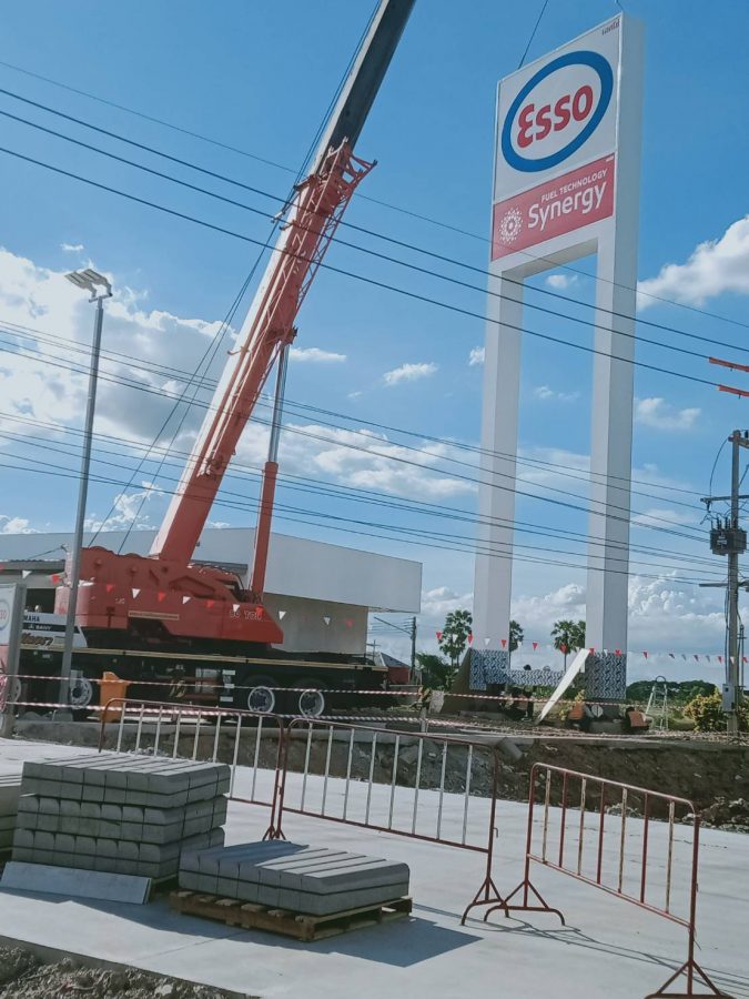 Esso_oil (2) ยกป้ายปั้มน้ำมัน