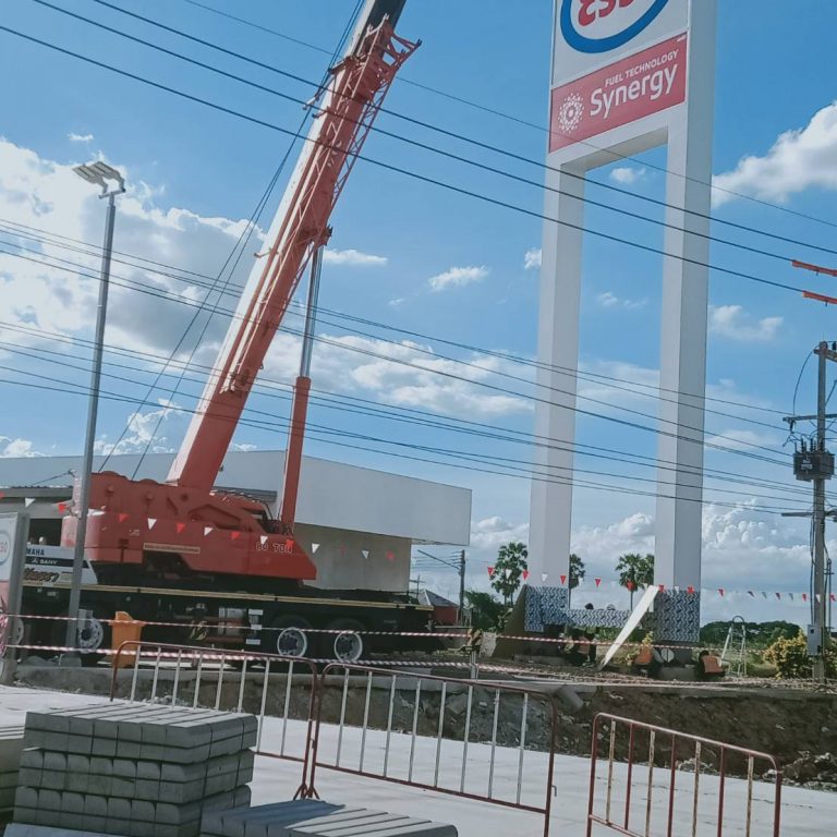 ยกป้ายปั้มน้ำมัน